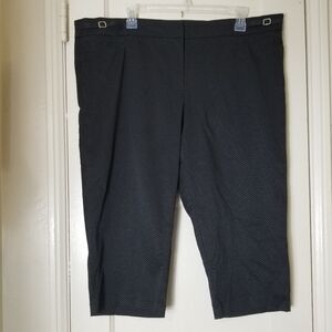 SOHO black texture cotton polyester blend stretch zipper crop capri 16